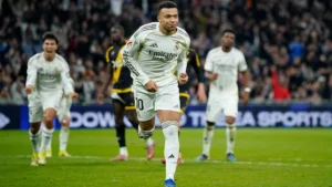 Mbappe ffestejando su gol
