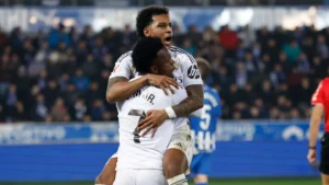 Rodrygo celebrando con Vinicius